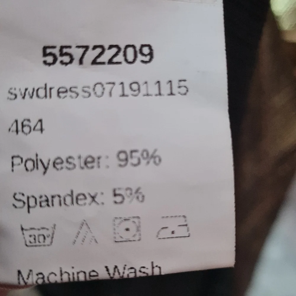 dress. - Picture 4 of 10